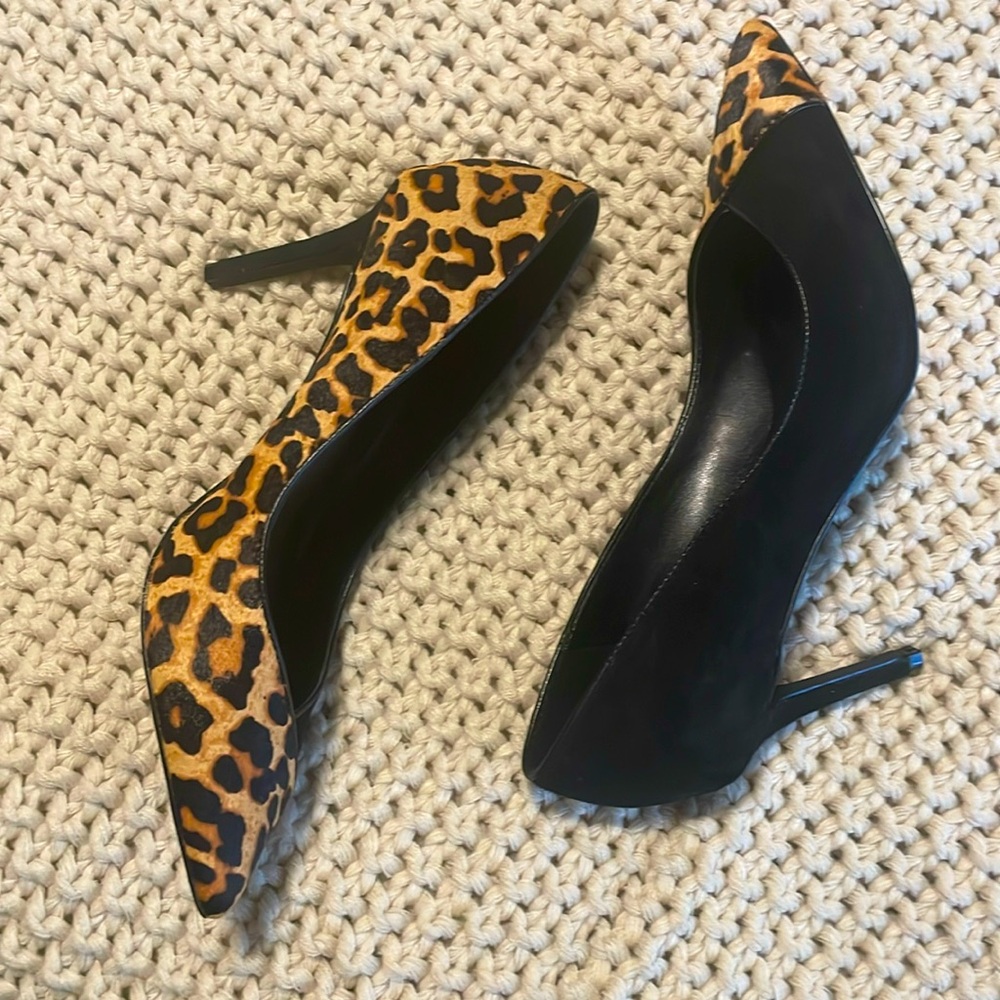 Leopard print color block heels 👠
